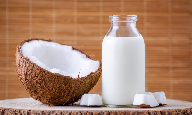 Польза кокосового молока для женщин и мужчин